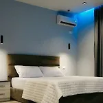 View Hotel *