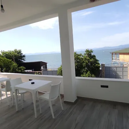 View Hotel *